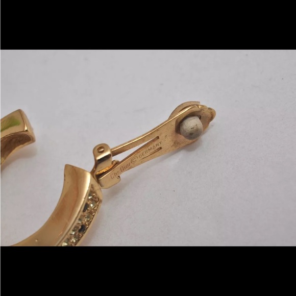 Christian Dior Vintage Rhinestone Clip-on Earrings Gold Tone CD 6723J - Picture 11 of 14